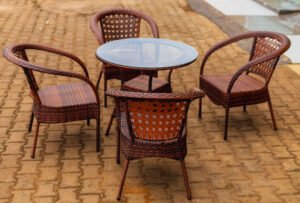 Grass Table with Stylish Outdoor Chairs